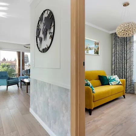 Апартаменты Luxury With Three Bedrooms Air Conditioning And Parking By Renters *