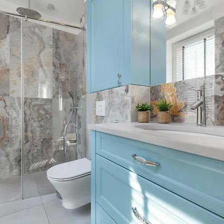 Luxury With Three Bedrooms Air Conditioning And Parking By Renters Apartmán Gdaňsk