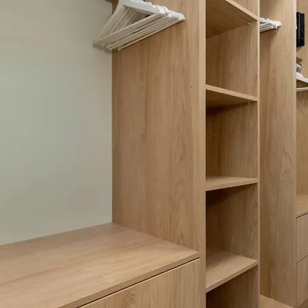 Apartmán Luxury With Three Bedrooms Air Conditioning And Parking By Renters