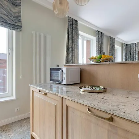 Luxury With Three Bedrooms Air Conditioning And Parking By Renters Gdańsk