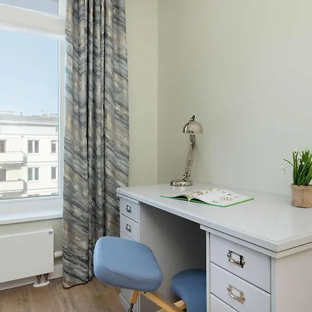 Appartement Luxury With Three Bedrooms Air Conditioning And Parking By Renters *