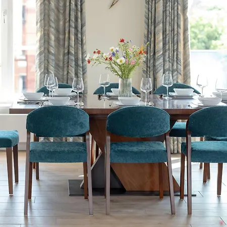 Luxury With Three Bedrooms Air Conditioning And Parking By Renters Apartmán Gdaňsk