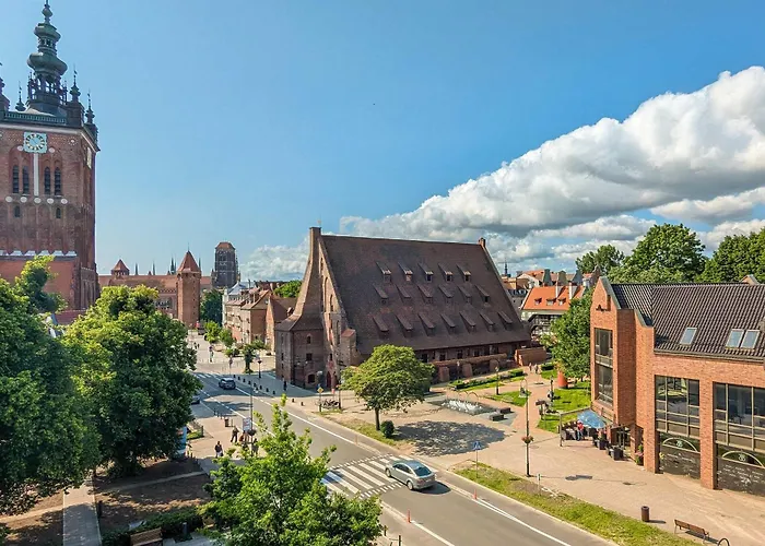 Luxury With Three Bedrooms Air Conditioning And Parking By Renters Gdańsk