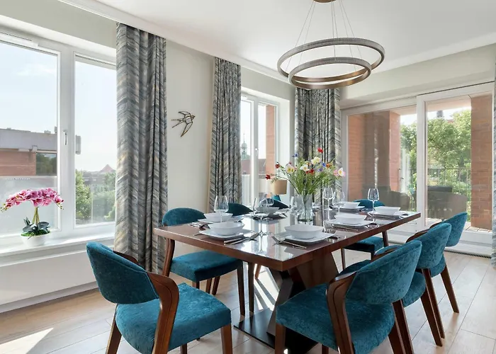 Luxury With Three Bedrooms Air Conditioning And Parking By Renters *